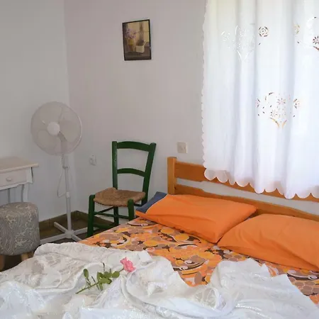 Stone House לימנריה